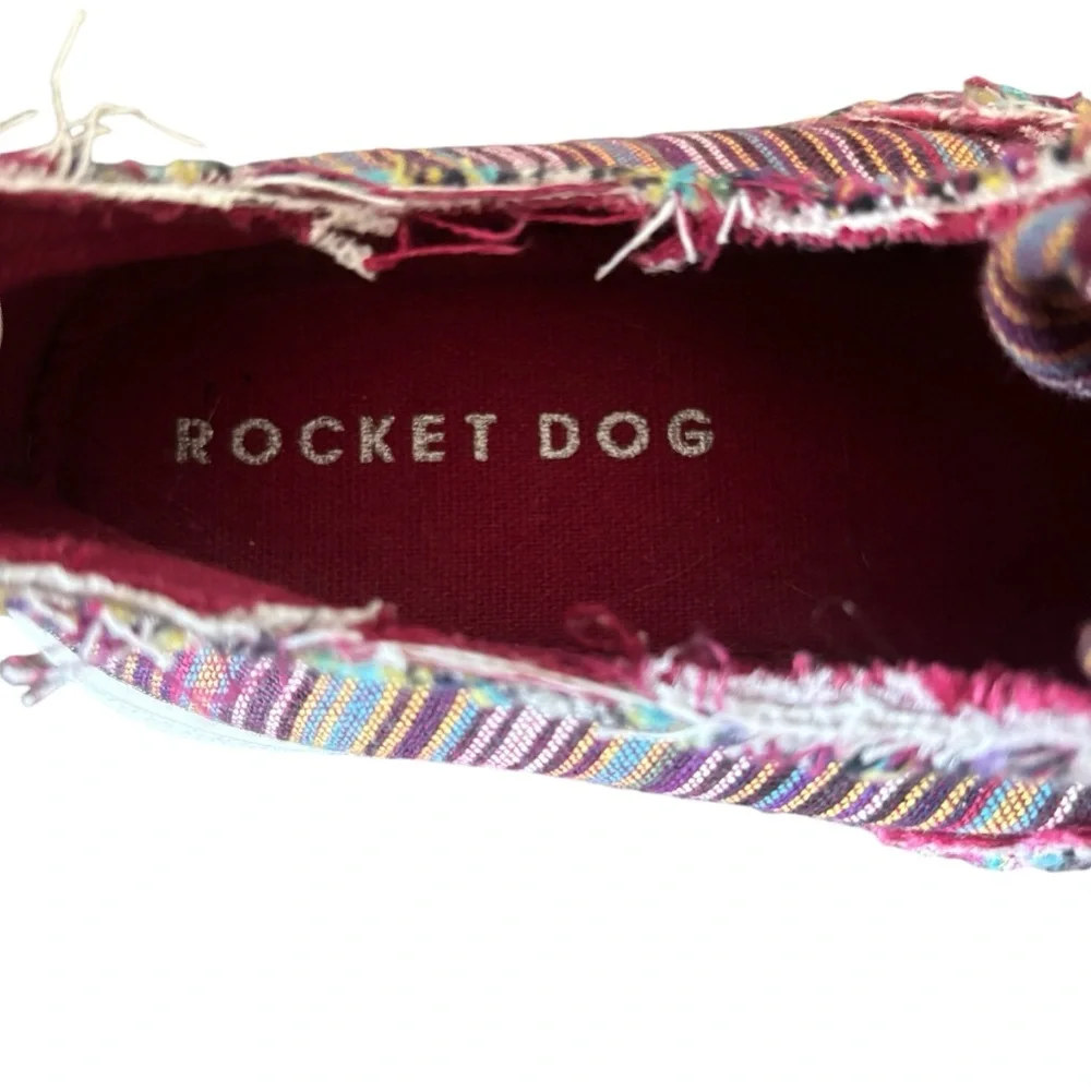 Rocket Dog Women's Burgundy Striped Slip On Sneakers 6